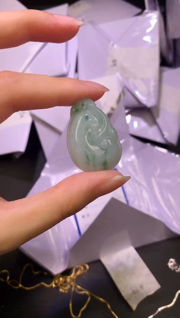 翡翠未镶嵌吊坠(不含链)天然缅甸翡翠A货如意