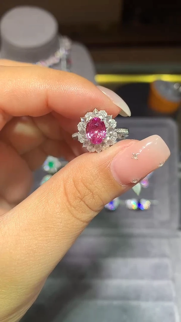 戒指彩色蓝宝石18K金镶嵌2.03ct