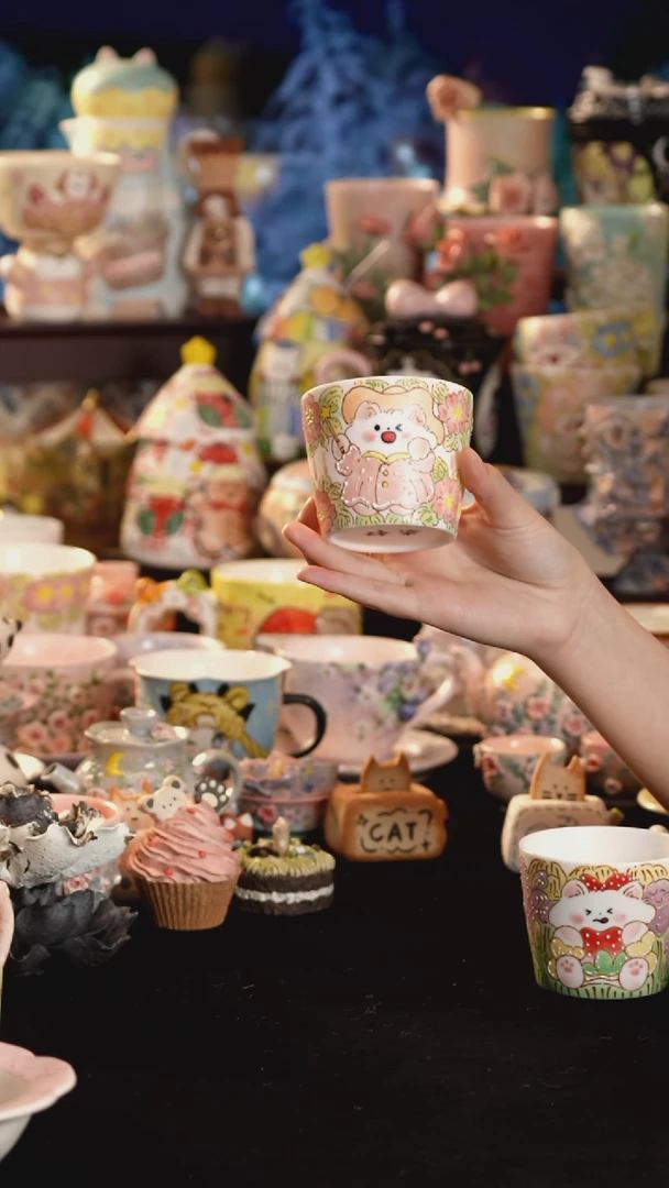 摆件陶景德镇釉下彩手绘设计师款陶瓷