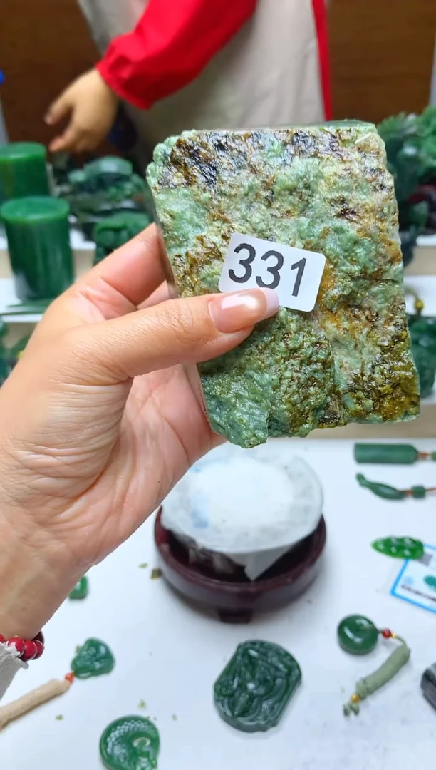 未镶嵌和田玉摆件1