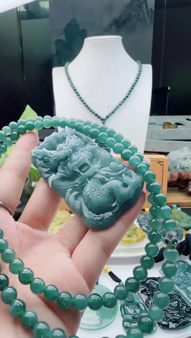 【闪购商品】翡翠颈饰未镶嵌多样性随机一件发货
