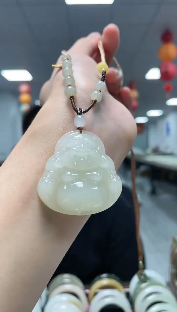 颈饰未镶嵌和田玉佛公挂件一件40mm
