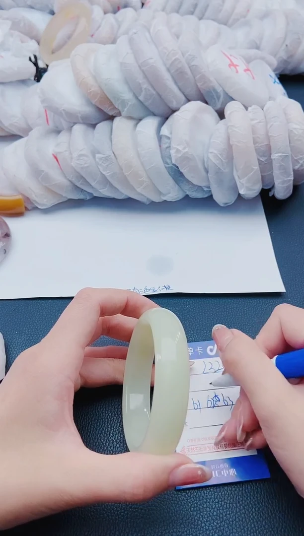未镶嵌手镯石英质玉L324-61-62