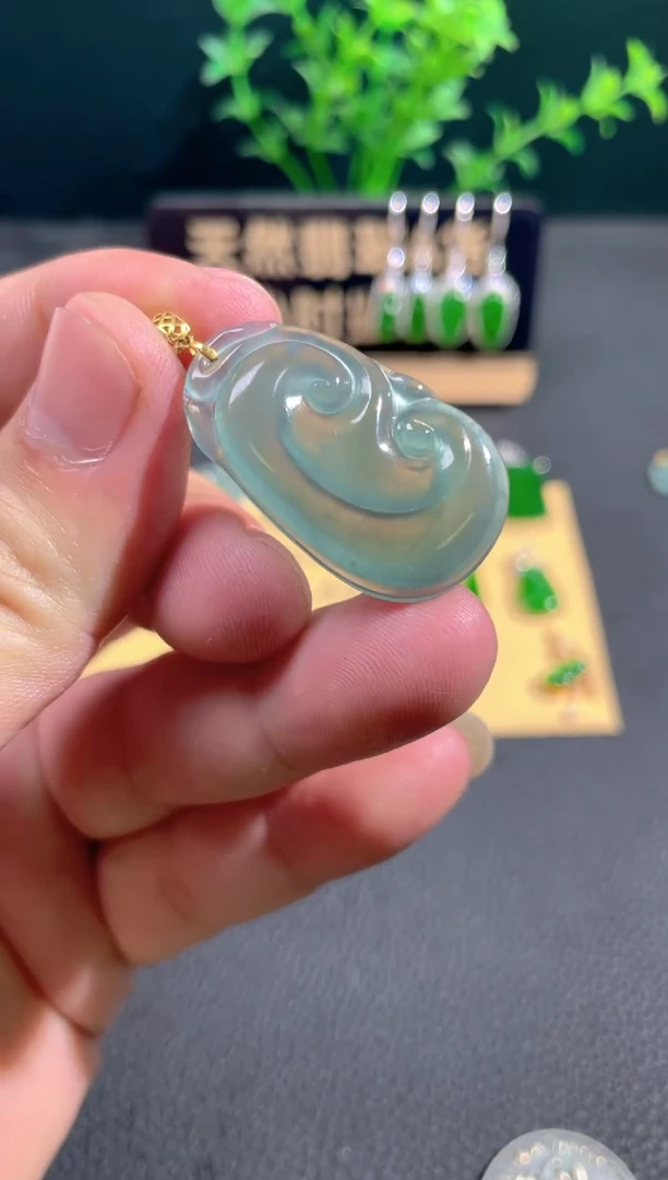 【闪购商品】翡翠颈饰18K金镶嵌翡翠