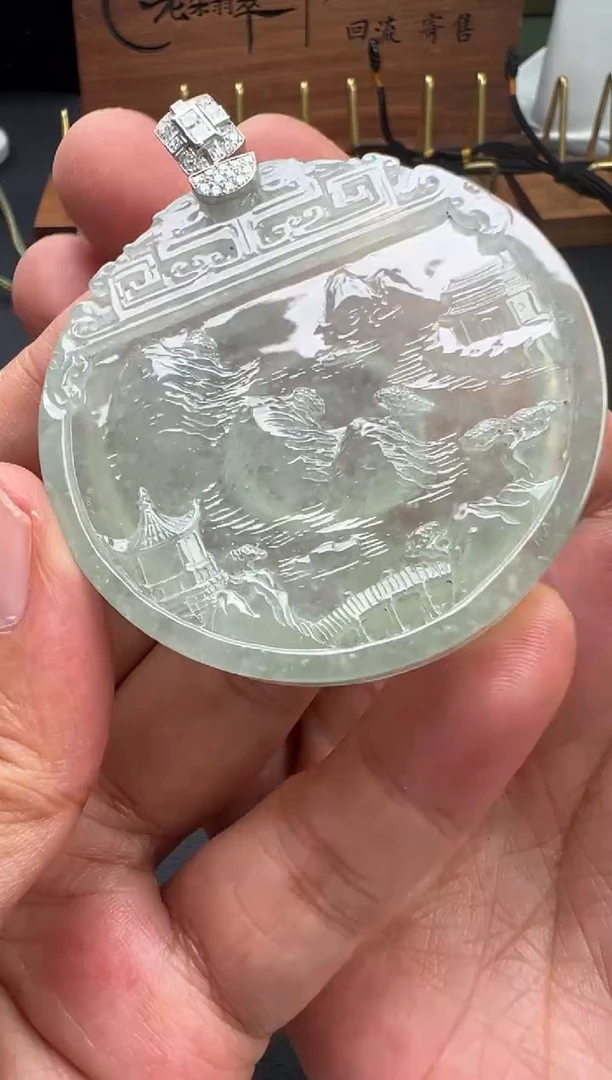 颈饰18K金镶嵌翡翠翡翠颈饰