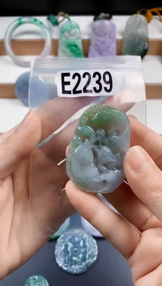 颈饰未镶嵌翡翠天然翡翠吊坠挂件