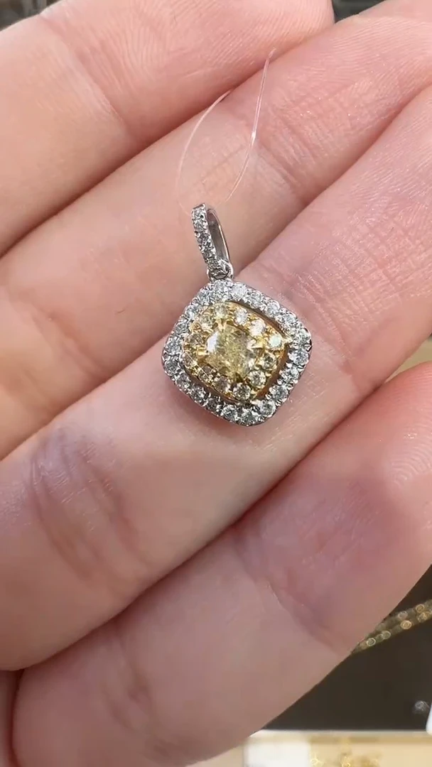 【闪购商品】钻石吊坠(不含链)18K金镶嵌黄钻吊坠