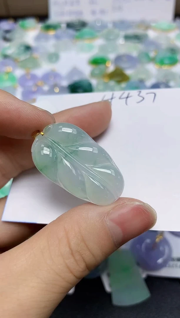 翡翠18K金镶嵌颈饰天然缅甸翡翠A货