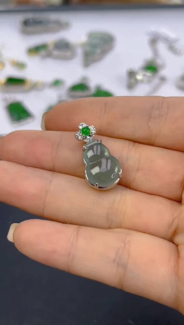 翡翠未镶嵌颈饰天然A货翡翠