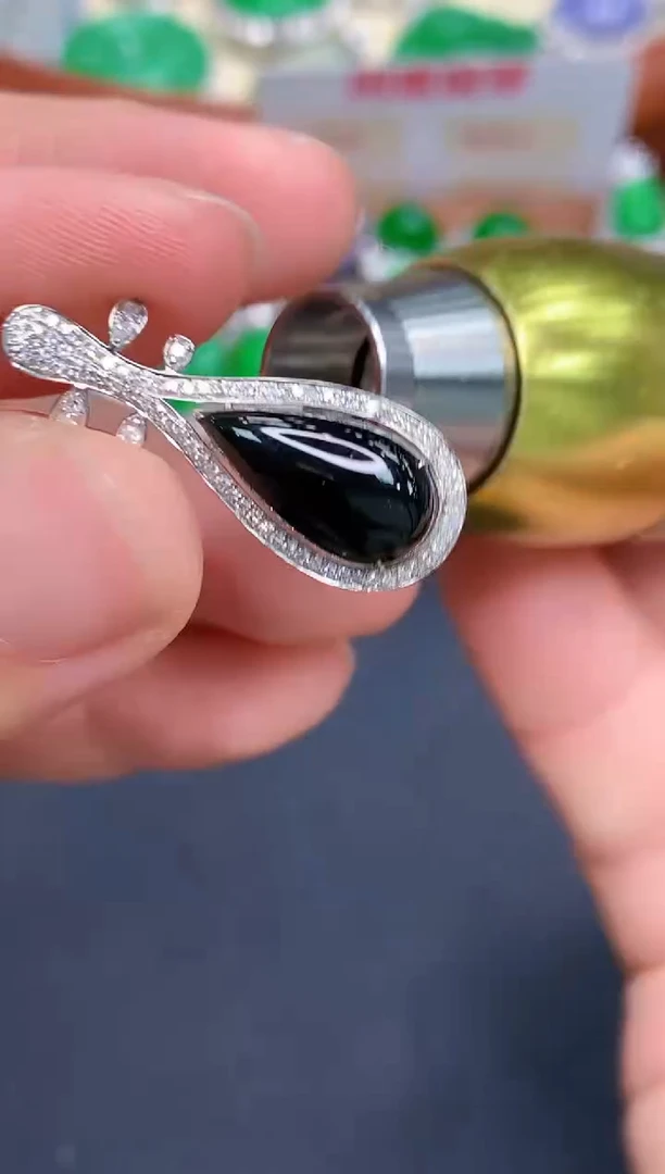 颈饰18K金镶嵌翡翠487-中国好珍宝