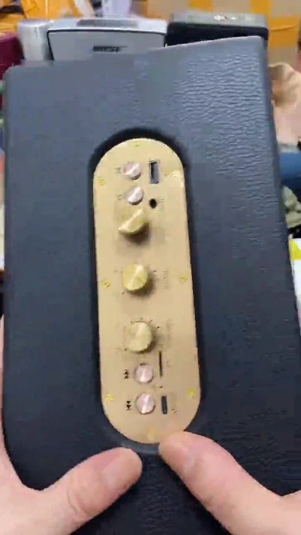 瓷片闪购商品  如图所示