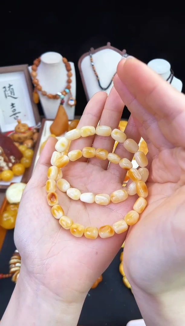 琥珀未镶嵌珠宝奇石多样性发其一