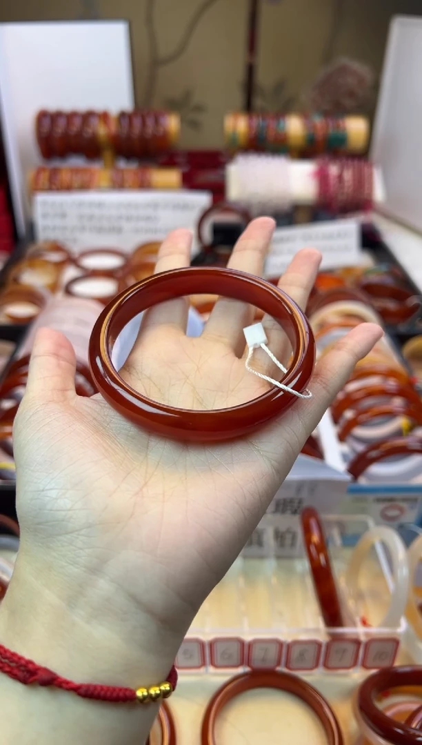 【闪购商品】玛瑙/玉髓手镯未镶嵌【默认微瑕】圈口