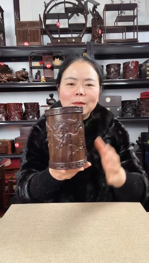 木大马笔筒老李红木工艺品