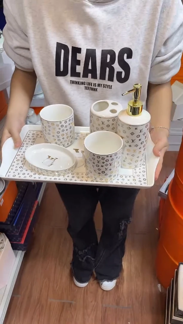 杯鸿辉家品牌瓷器，京东包邮！