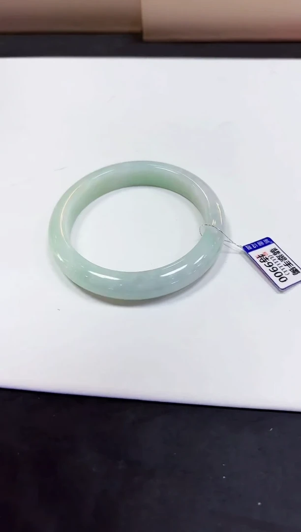 颈饰未镶嵌翡翠手镯59.2