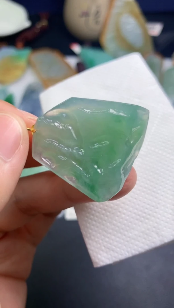 颈饰未镶嵌翡翠