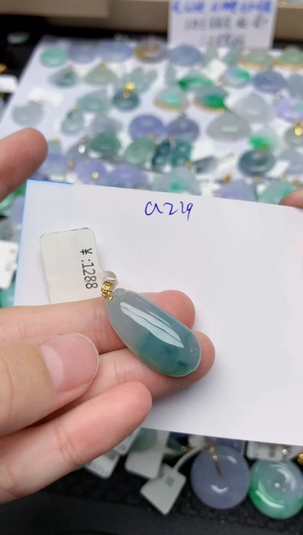 翡翠18K金镶嵌颈饰天然缅甸A货翡翠