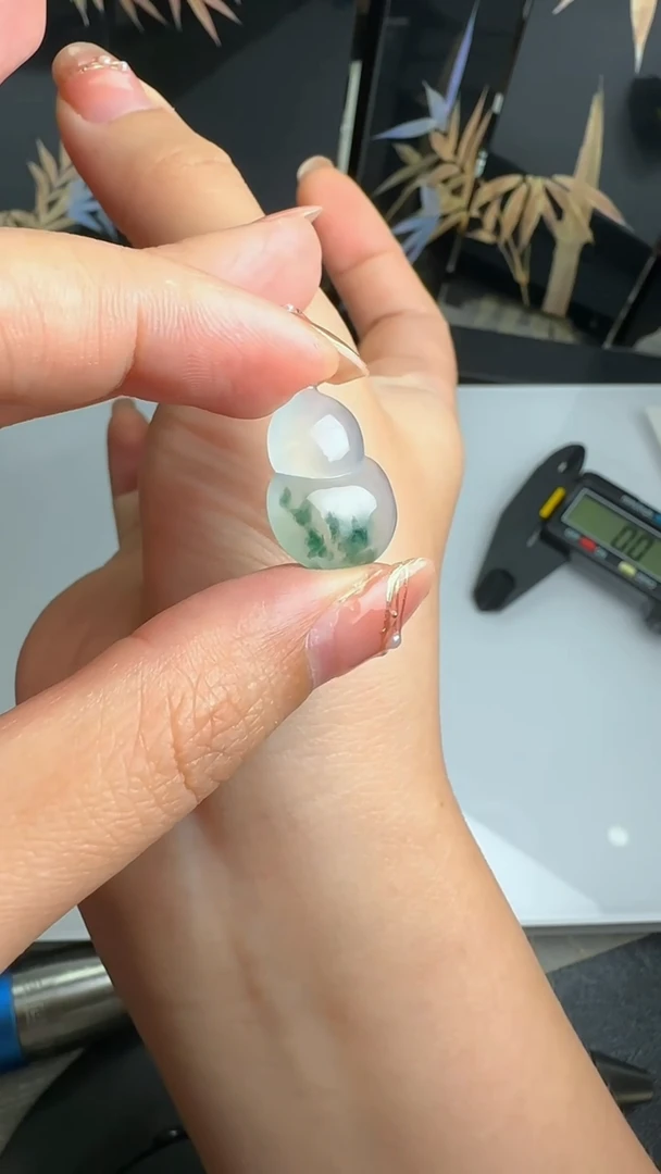 翡翠未镶嵌颈饰JJD0530103