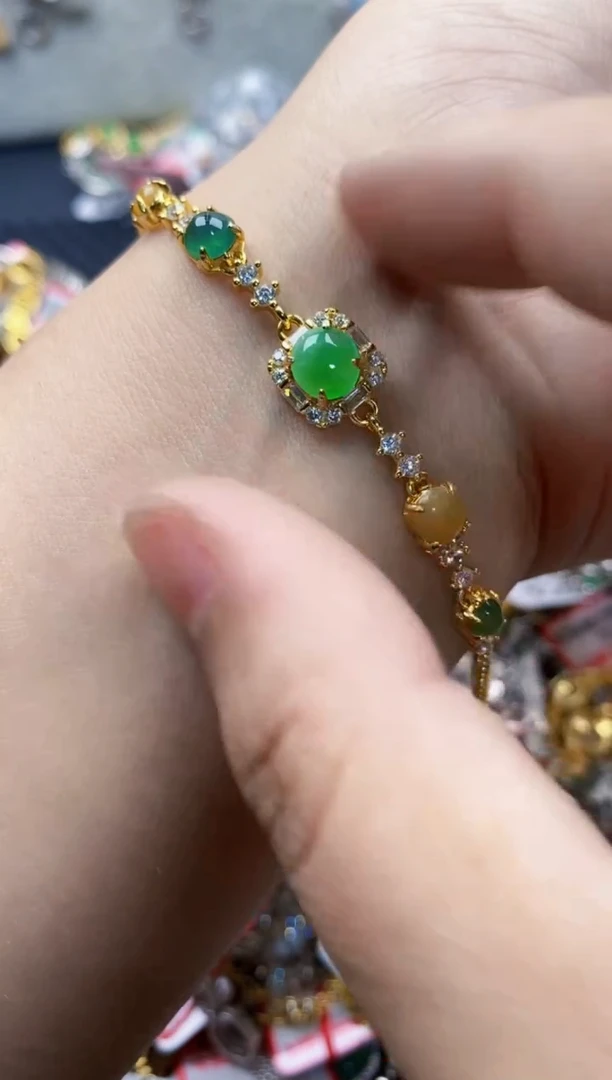 翡翠戒指未镶嵌1700000    0