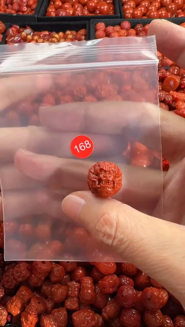 颈饰未镶嵌南红玛瑙1