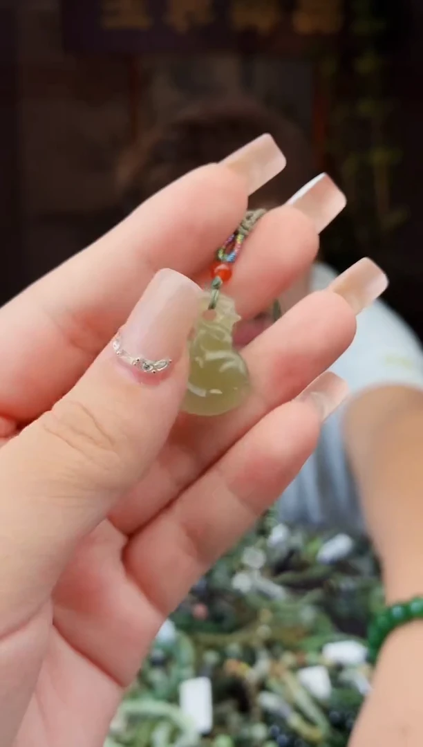 和田玉未镶嵌颈饰拍一发一