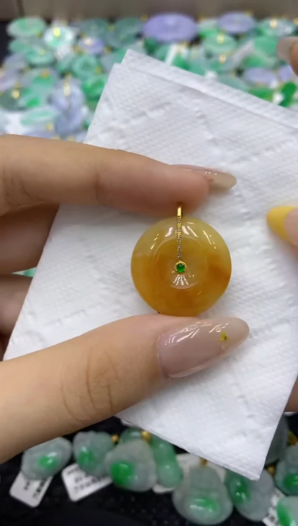 颈饰18K金镶嵌翡翠天然缅甸翡翠A货