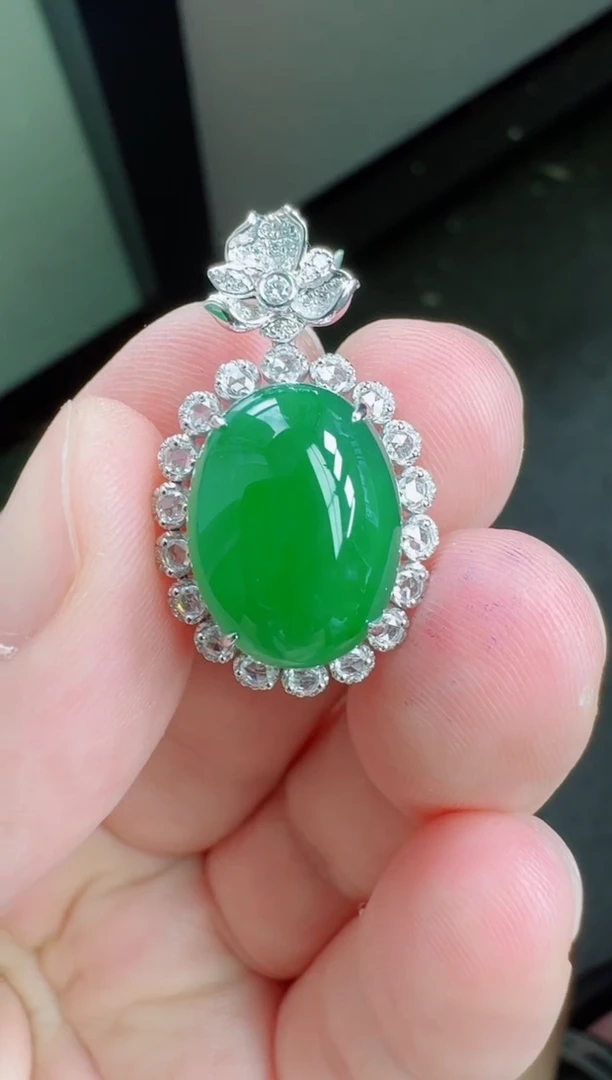 翡翠18K金镶嵌颈饰寄售回流，24小时鉴赏期