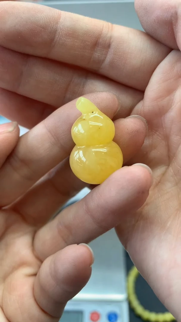 未镶嵌琥珀珠宝奇石845