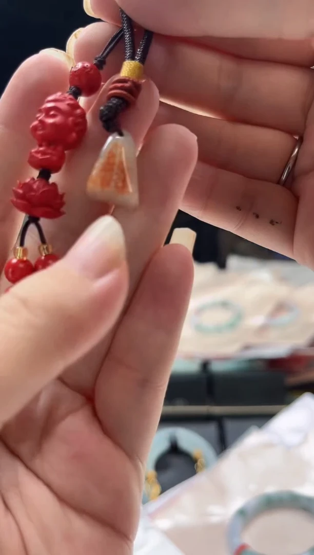 翡翠未镶嵌颈饰w****e0533068019