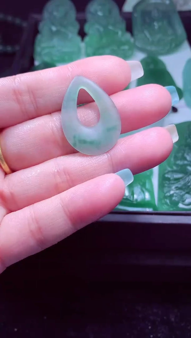 未镶嵌定制翡翠天然翡翠A货 官方基地发货多样性发其一