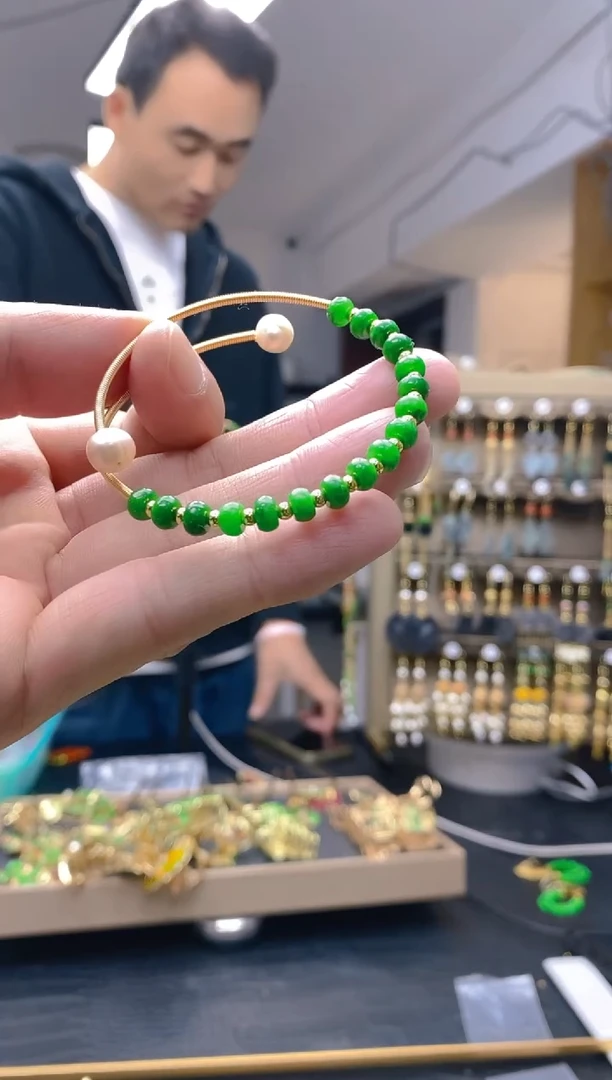 【闪购商品】翡翠耳饰合金226翡翠手镯