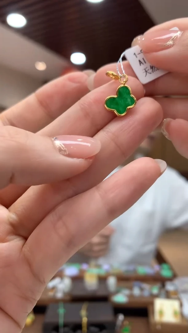 吊坠(不含链)未镶嵌翡翠蝴蝶