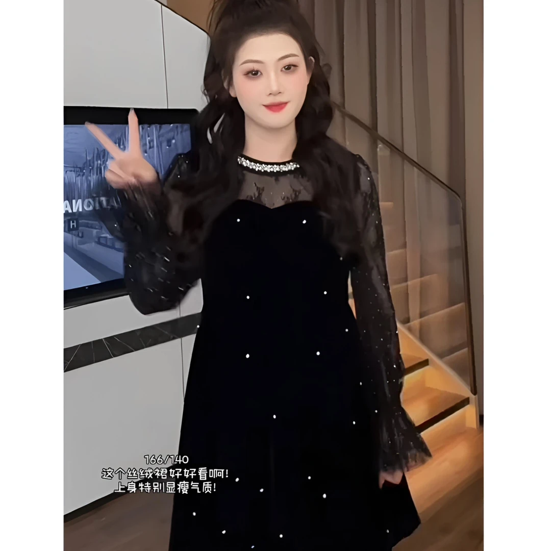 大码女装法式丝绒连衣裙秋季高级感气质小黑裙胖MM遮肚子藏肉裙子