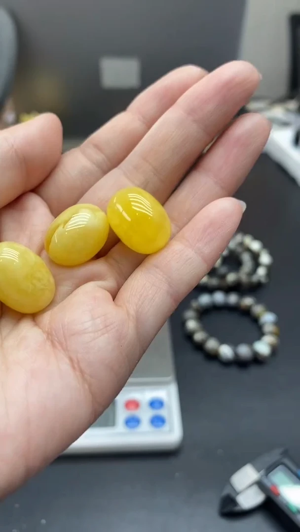 琥珀未镶嵌珠宝奇石647多样性发其一默认有瑕