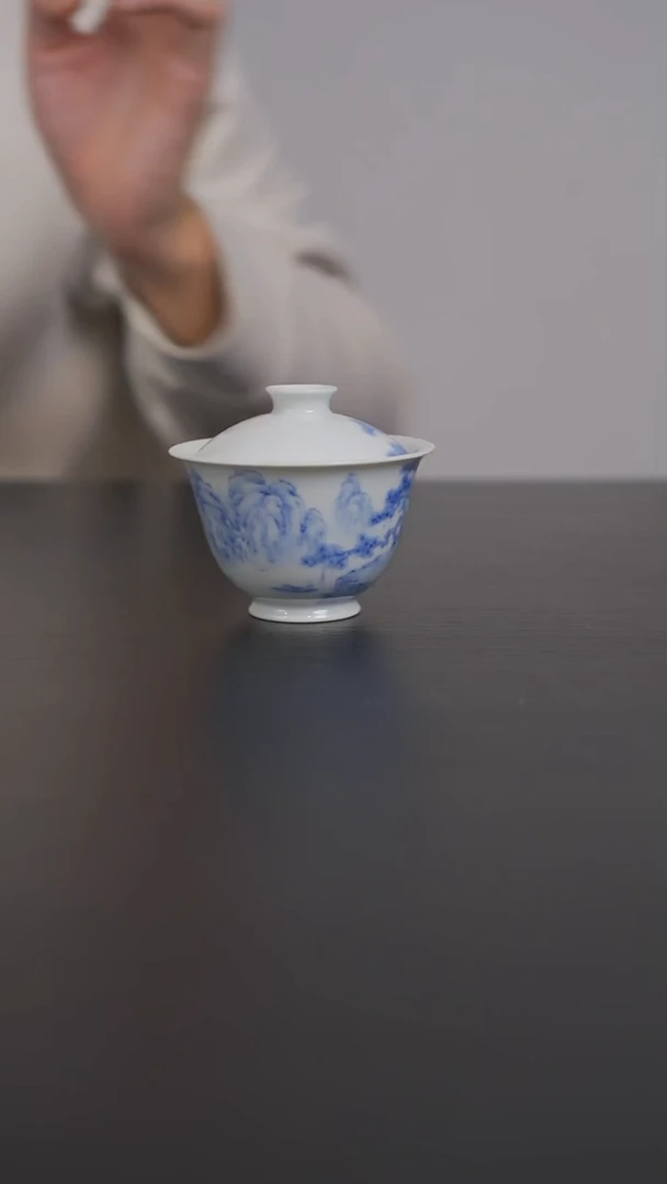 盖碗青花松石山水盖碗