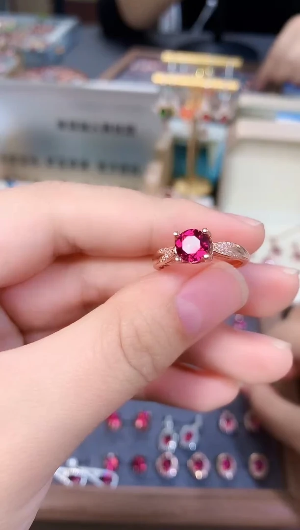 【闪购商品】石榴石戒指银S925镶嵌天然镁铝