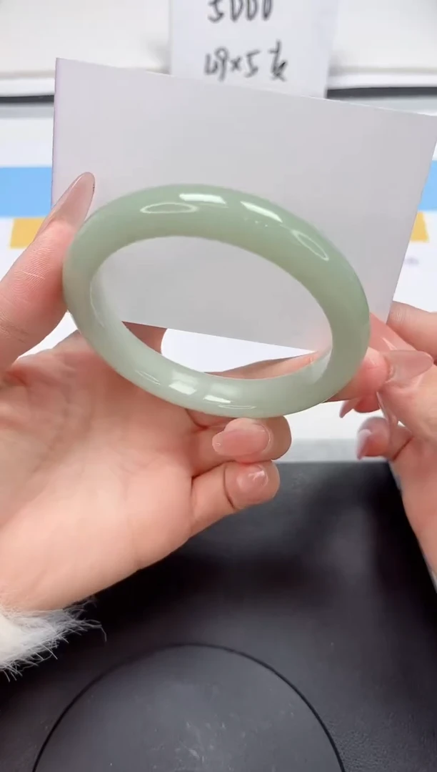 【闪购商品】石英质玉手镯未镶嵌68-59.8