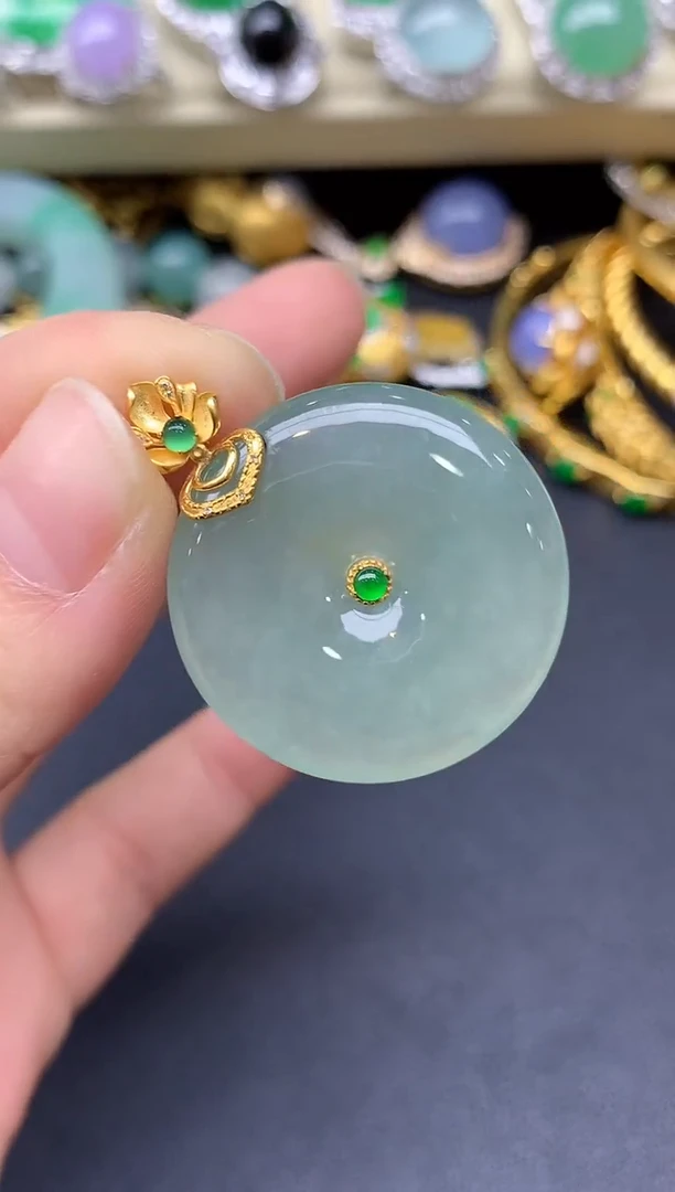 颈饰18K金镶嵌翡翠130-雪姐翡翠天天见