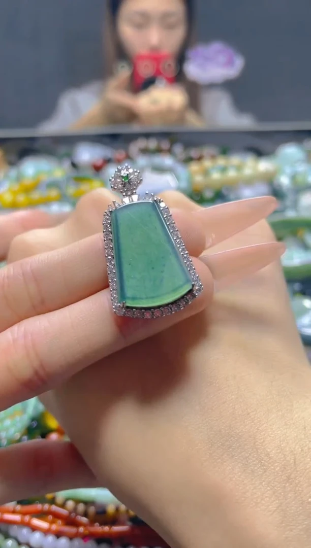 颈饰未镶嵌翡翠/V/翡翠A货，一件也是批发价