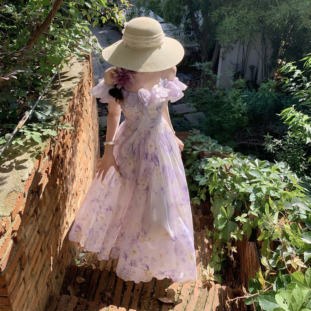 艾日秀紫雾花楹法式度假风连衣裙一字肩荷叶边碎花仙女裙夏F0844