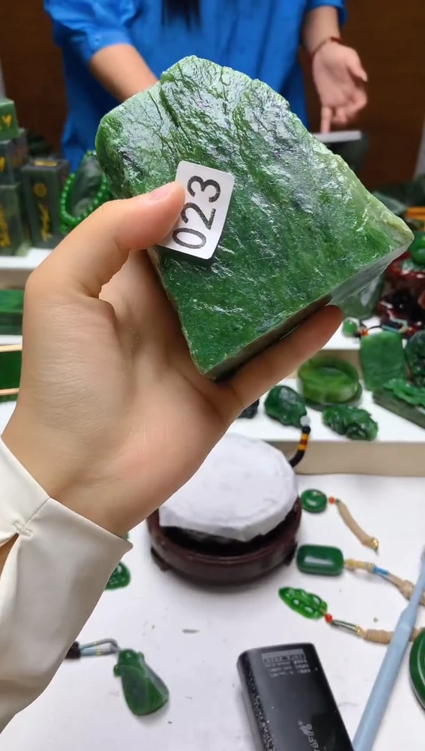 和田玉（碧玉）未镶嵌珠宝半成品0