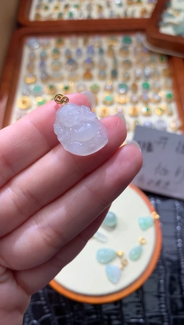颈饰18K金镶嵌翡翠翡翠