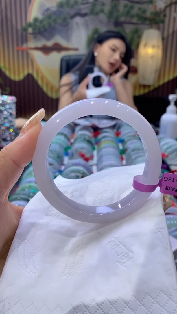 翡翠手镯未镶嵌多人04830