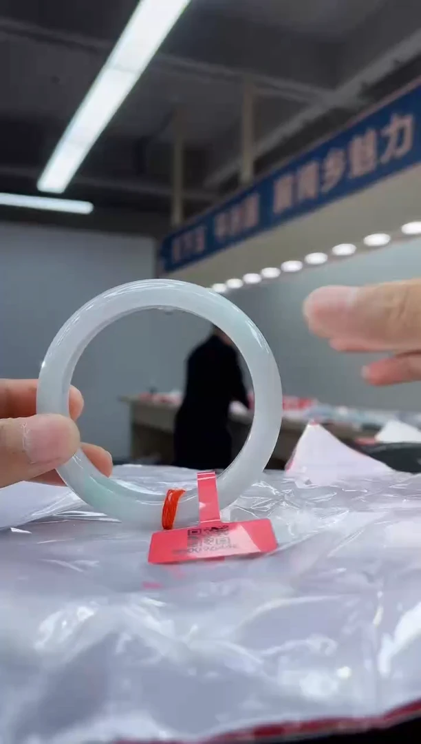 翡翠手镯未镶嵌手镯36