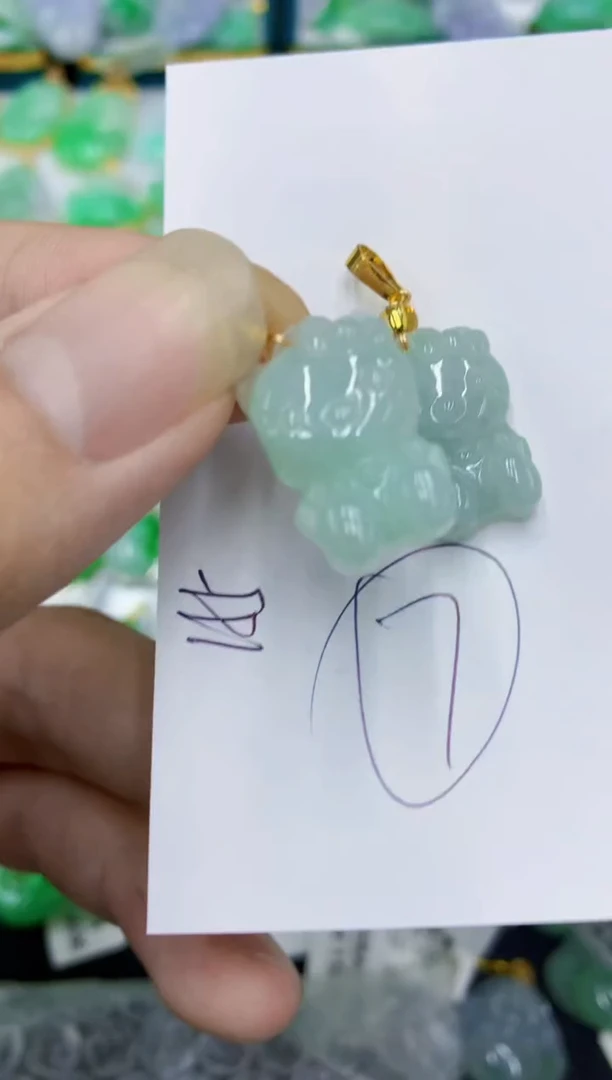 翡翠未镶嵌颈饰1111111111多样性发其一
