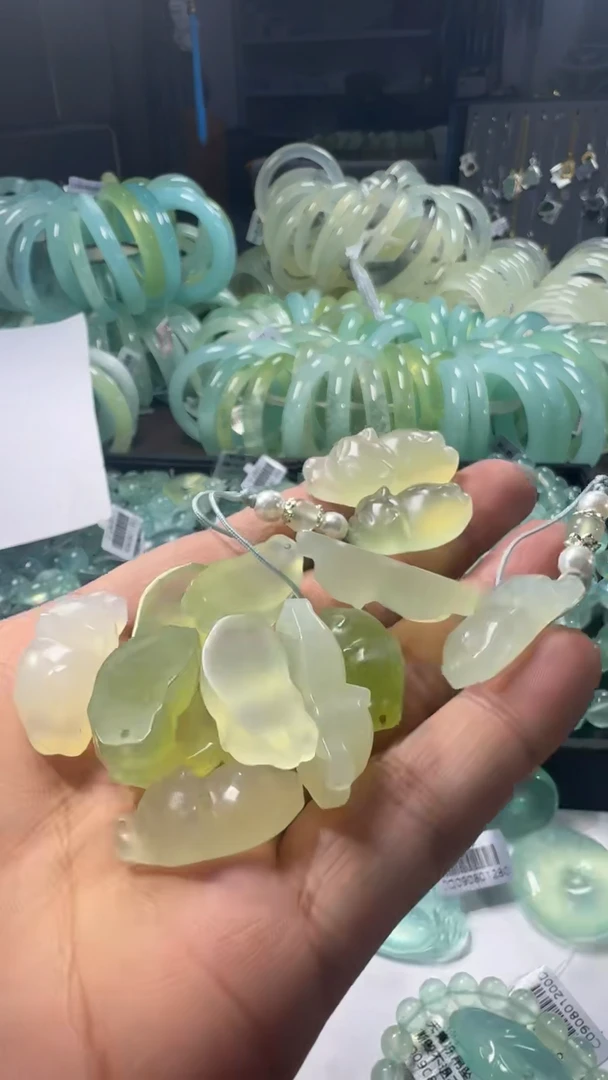 未镶嵌蛇纹石玉手镯111