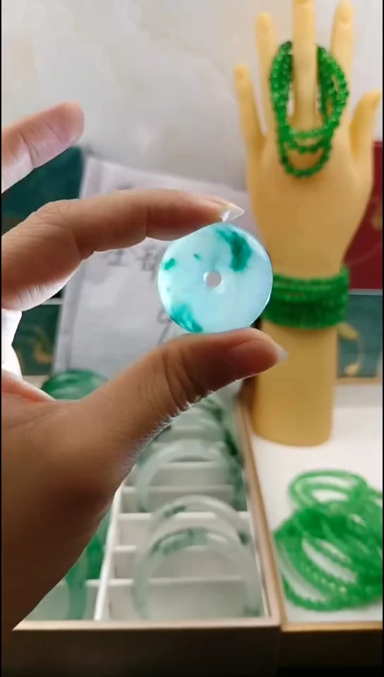 未镶嵌颈饰玛瑙/玉髓平安扣