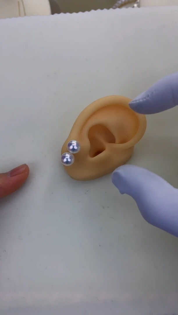 18K金镶嵌DA海水珍珠 GD015 8-8.5 素钉定制