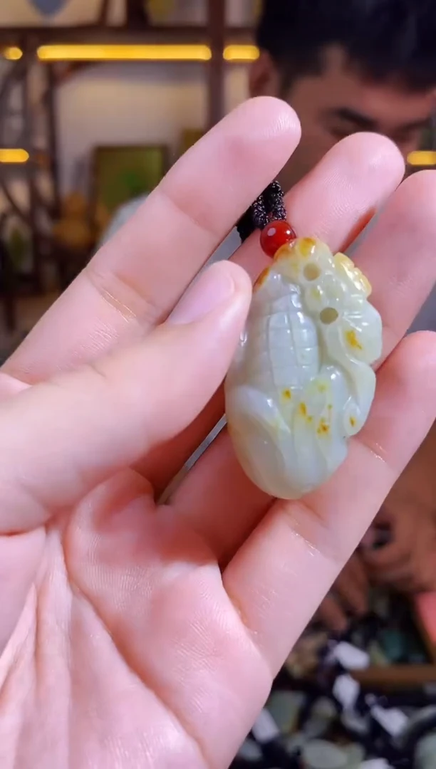 和田玉未镶嵌颈饰1